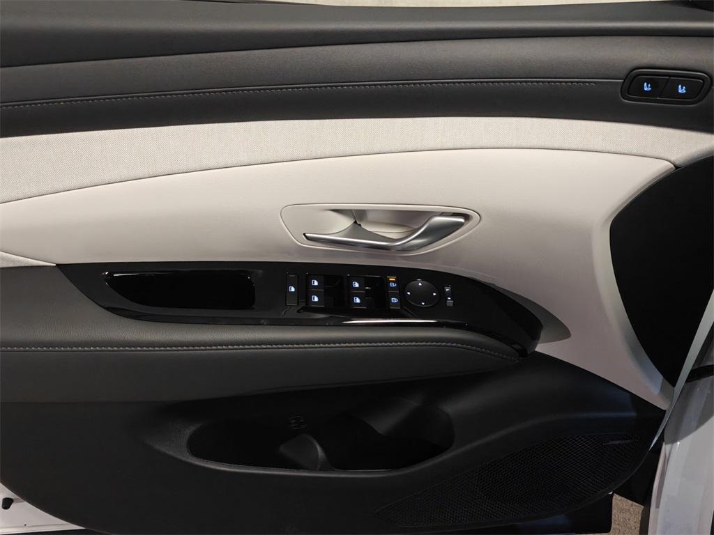 new 2026 Hyundai TUCSON Hybrid car, priced at $41,245