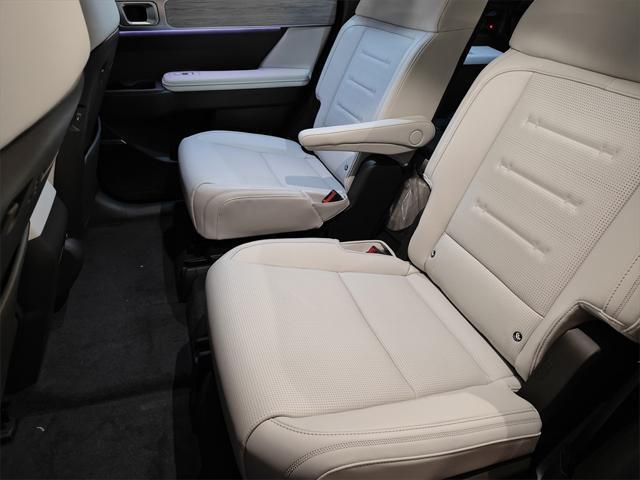 new 2025 Hyundai SANTA FE HEV car, priced at $47,697
