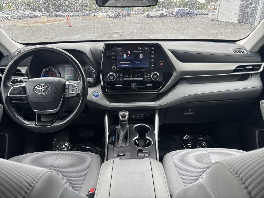 used 2022 Toyota Highlander Hybrid car, priced at $31,800