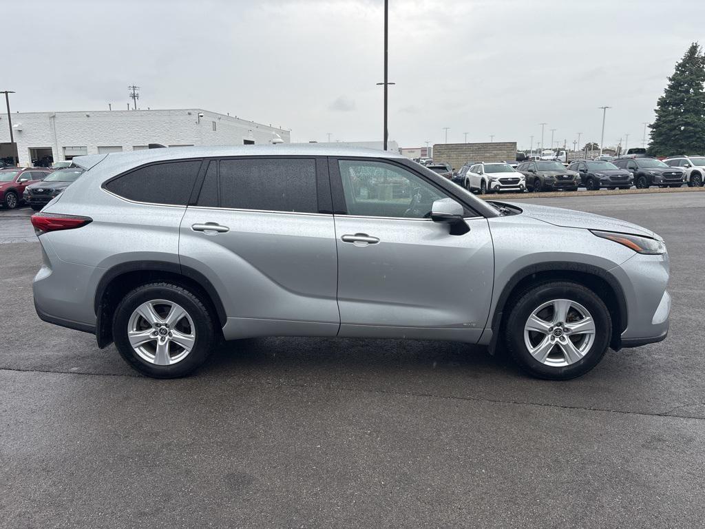 used 2022 Toyota Highlander Hybrid car, priced at $31,800