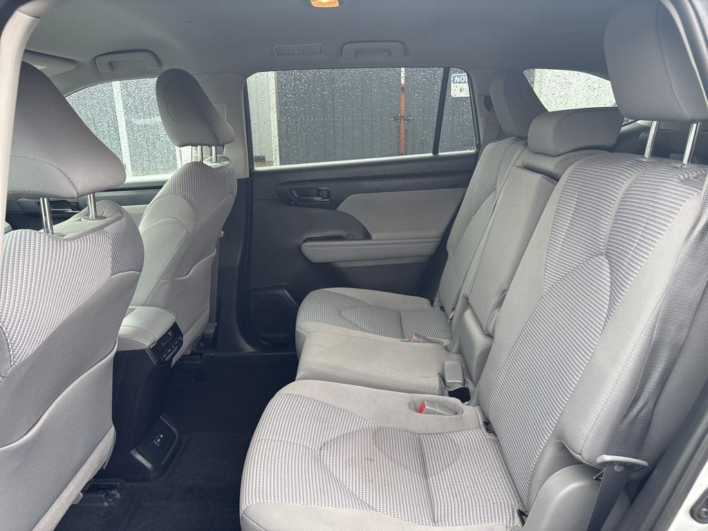 used 2022 Toyota Highlander Hybrid car, priced at $31,800