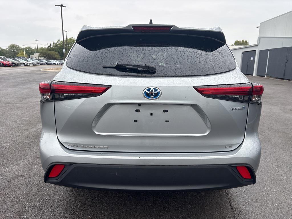 used 2022 Toyota Highlander Hybrid car, priced at $31,800