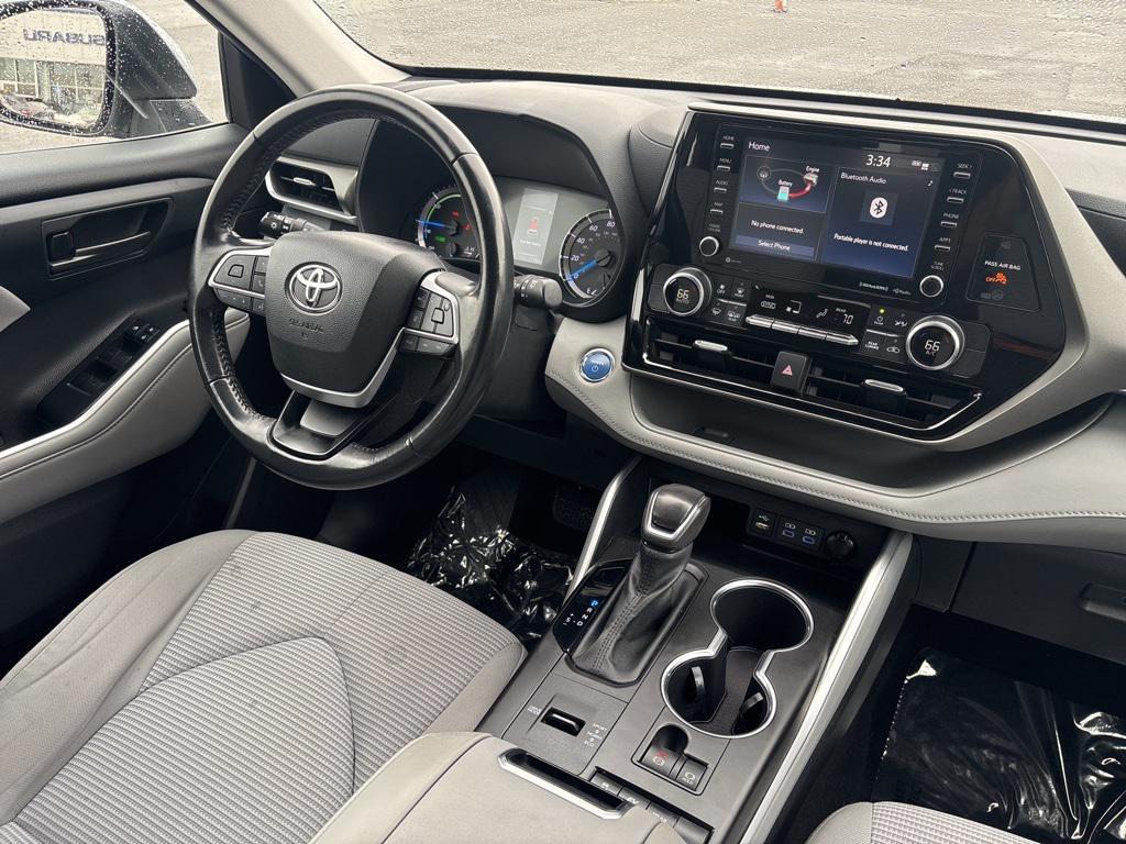 used 2022 Toyota Highlander Hybrid car, priced at $31,800