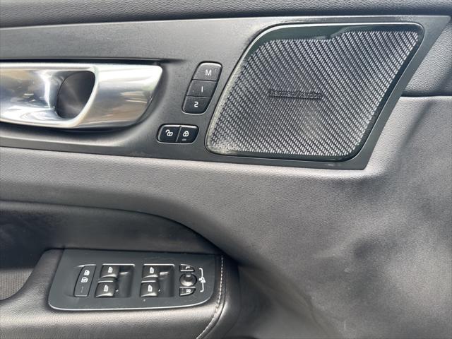 used 2022 Volvo XC60 Recharge Plug-In Hybrid car, priced at $28,325