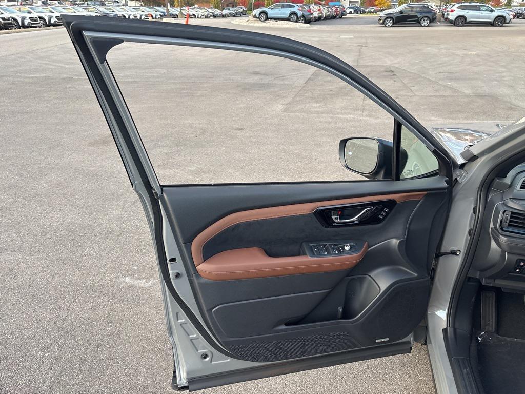 new 2025 Subaru Forester Hybrid car, priced at $43,520