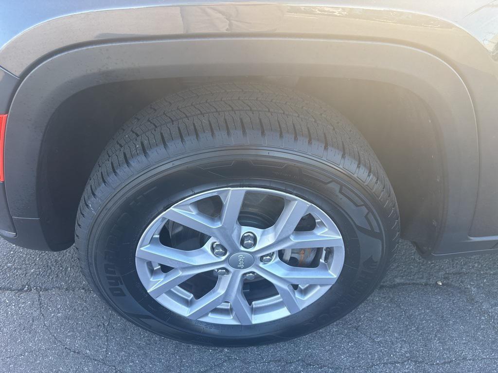 used 2022 Jeep Grand Cherokee L car, priced at $32,107