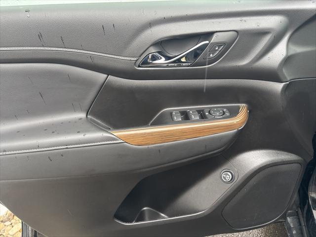 used 2023 GMC Acadia car, priced at $33,986