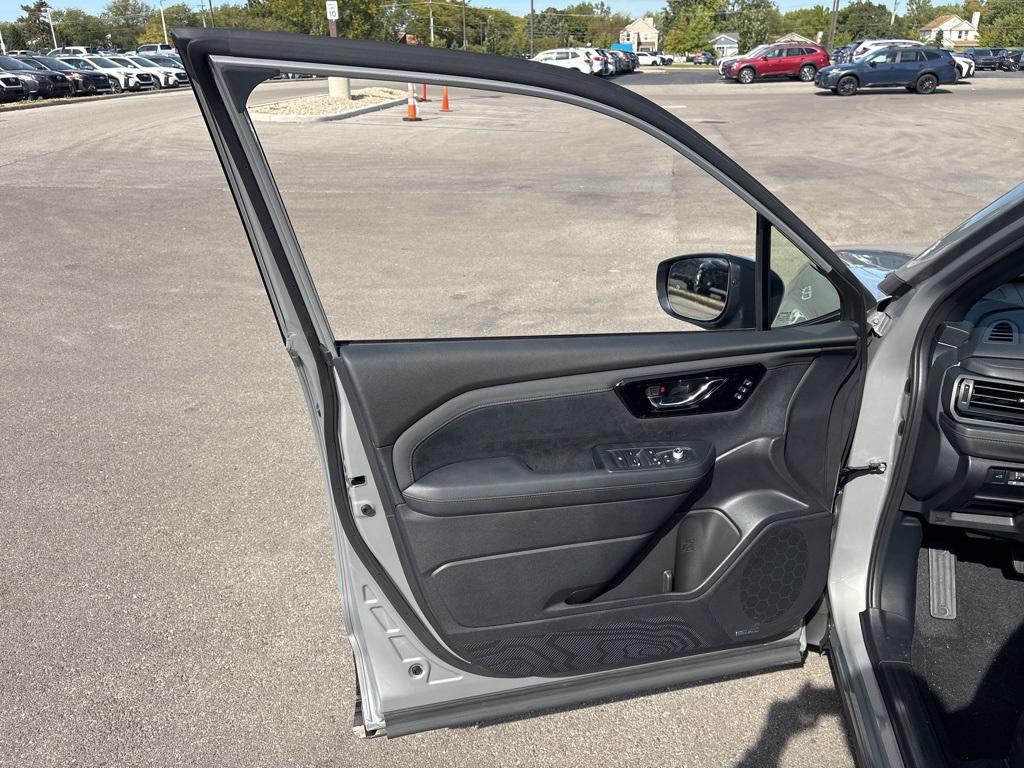 new 2025 Subaru Forester car, priced at $44,547