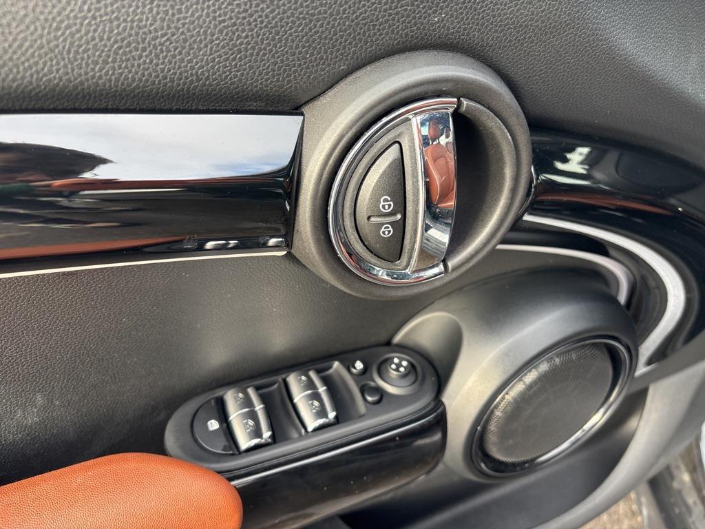 used 2024 MINI Hardtop car, priced at $25,500