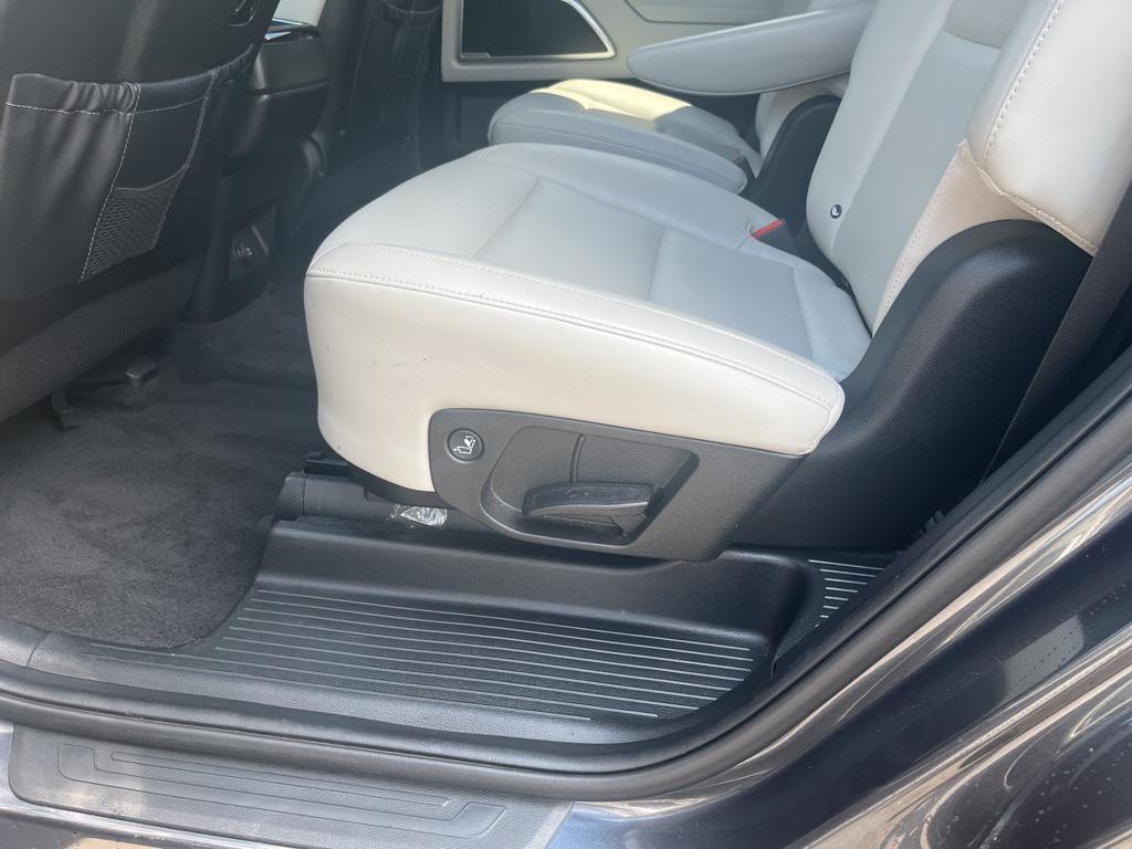 used 2022 Kia Telluride car, priced at $30,800