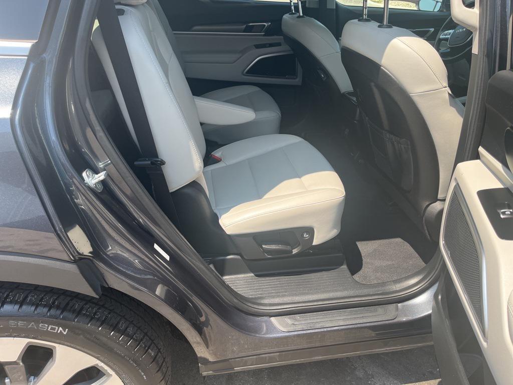 used 2022 Kia Telluride car, priced at $30,800