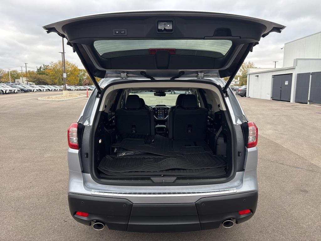 new 2025 Subaru Ascent car, priced at $49,910
