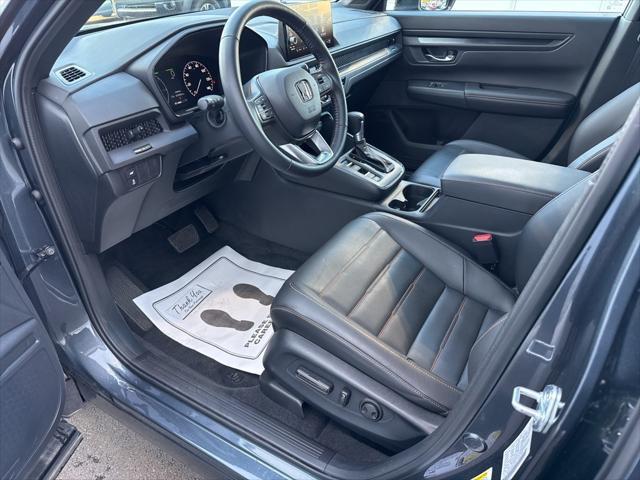 used 2025 Honda CR-V Hybrid car, priced at $37,500