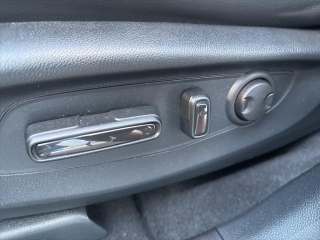 used 2025 Honda CR-V Hybrid car, priced at $37,500