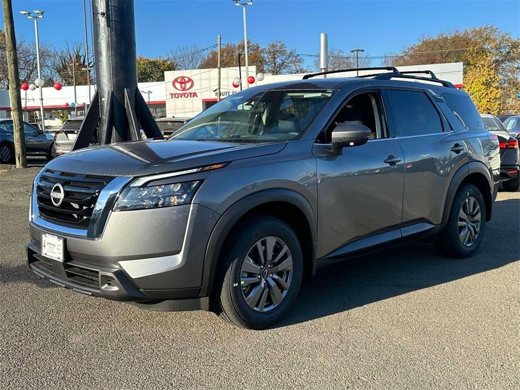 new 2025 Nissan Pathfinder car, priced at $41,999