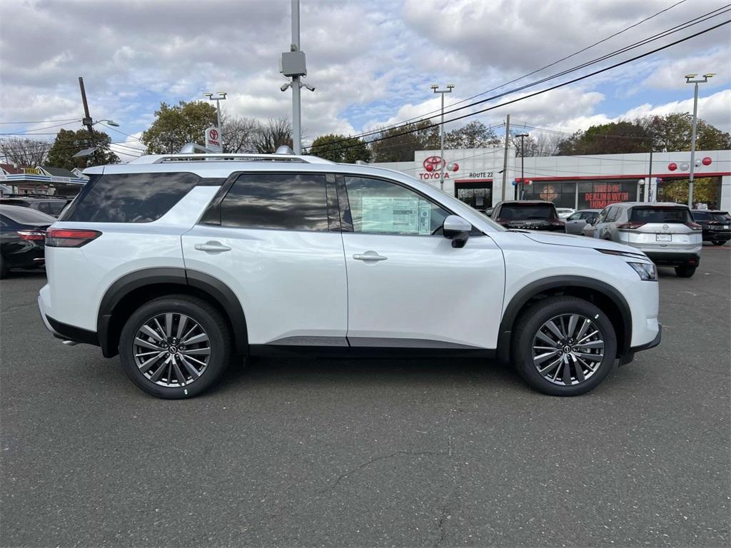 new 2025 Nissan Pathfinder car, priced at $46,004