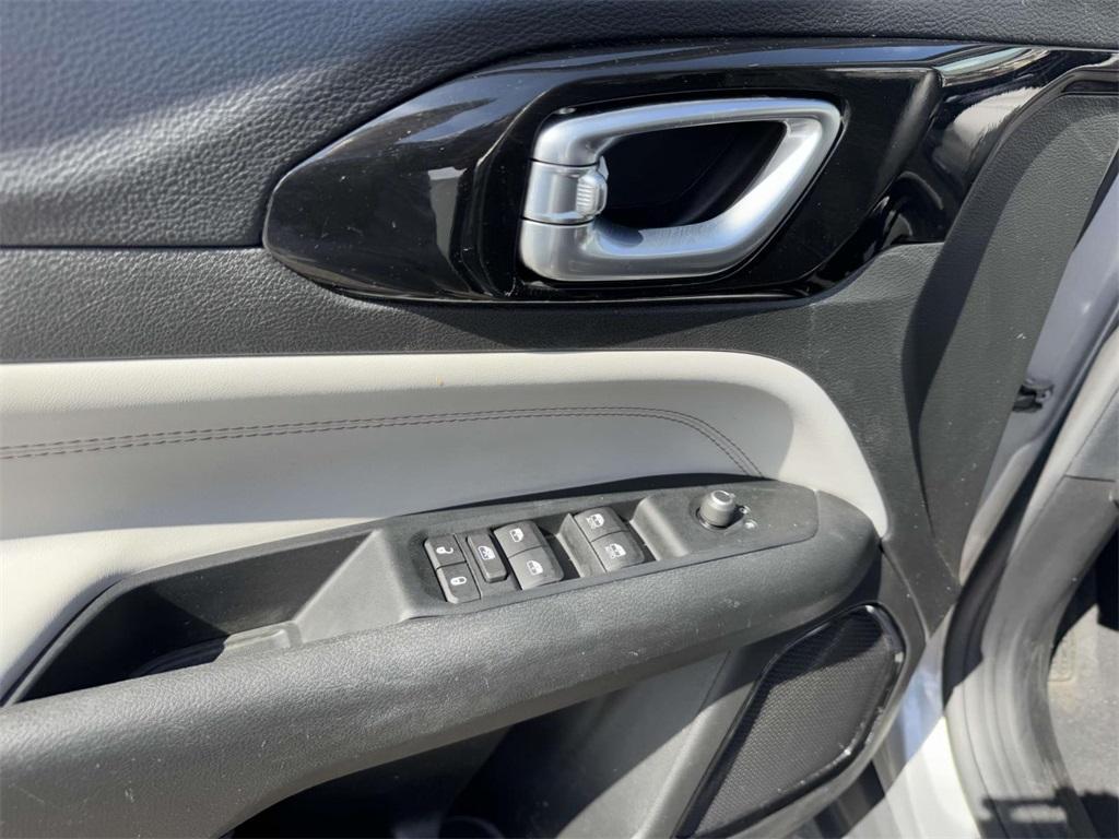 used 2022 Jeep Compass car, priced at $20,359