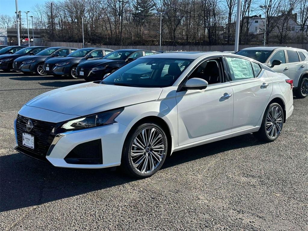 new 2025 Nissan Altima car, priced at $34,334