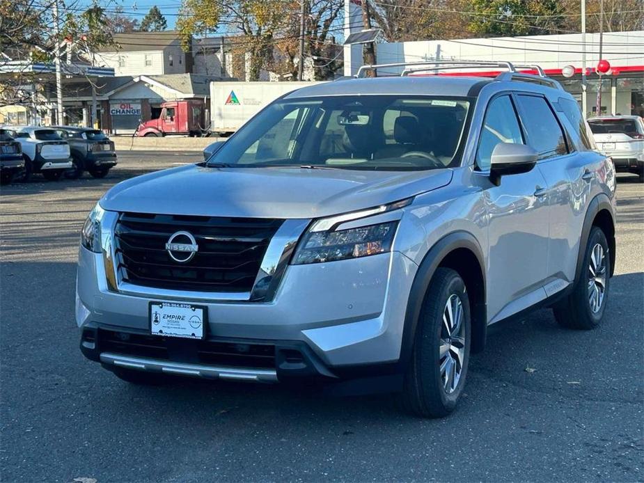 new 2025 Nissan Pathfinder car, priced at $44,999