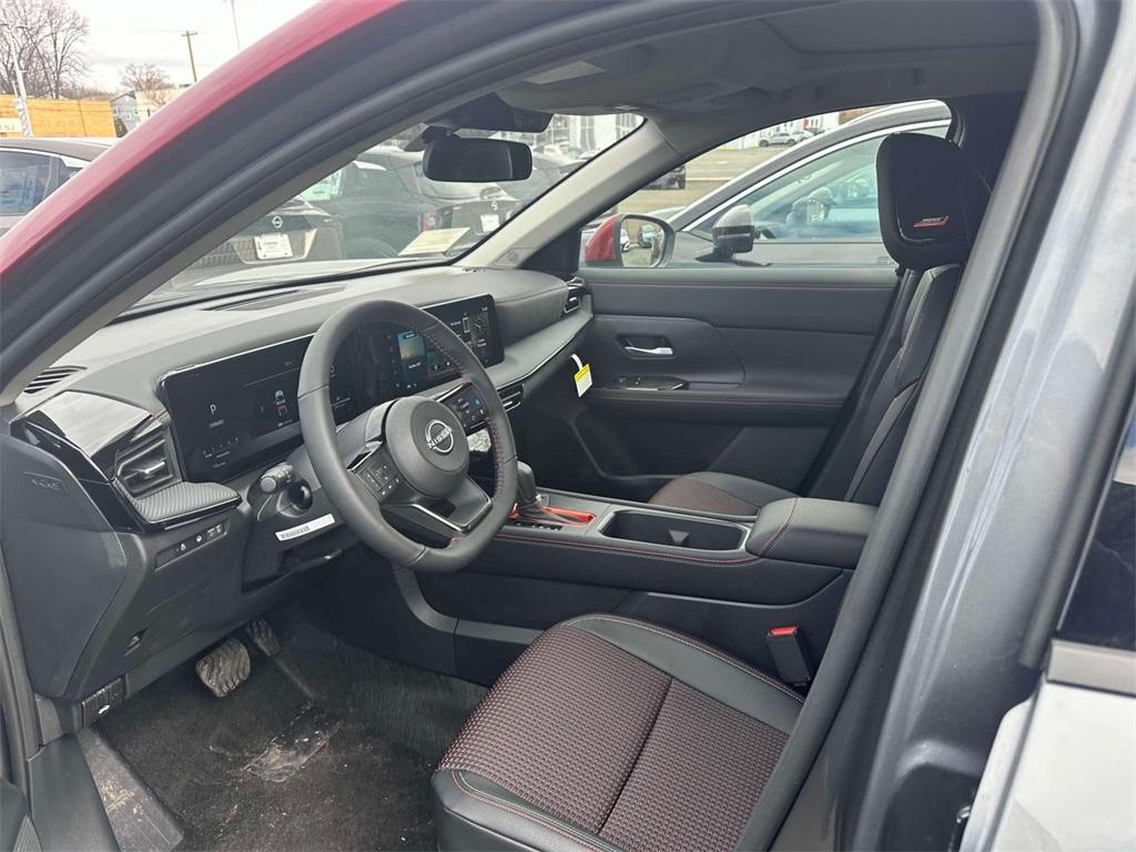 new 2025 Nissan Kicks car, priced at $32,050