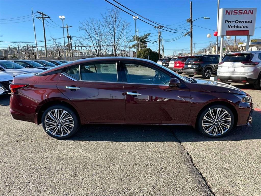 new 2025 Nissan Altima car, priced at $34,033