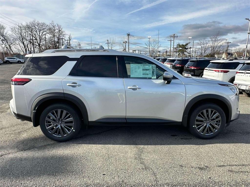 new 2025 Nissan Pathfinder car, priced at $47,443