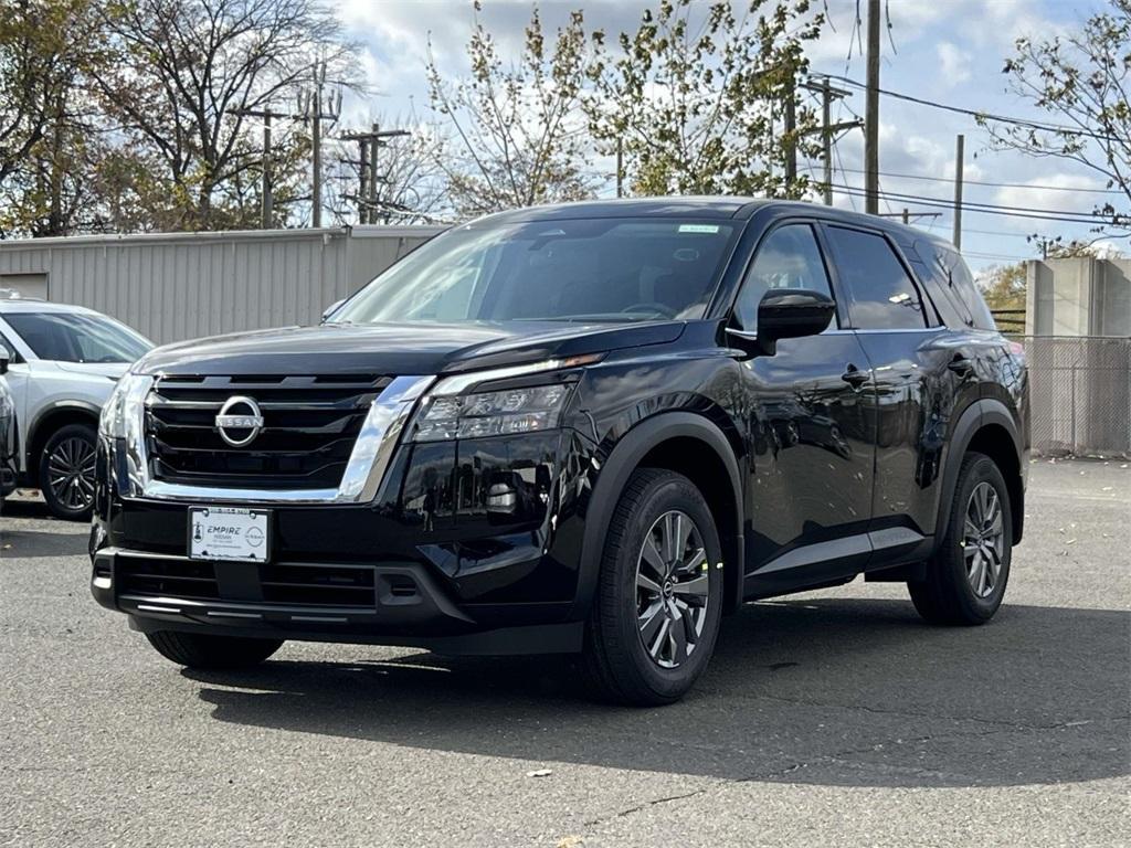 new 2025 Nissan Pathfinder car, priced at $38,613