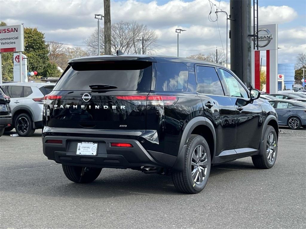 new 2025 Nissan Pathfinder car, priced at $38,613