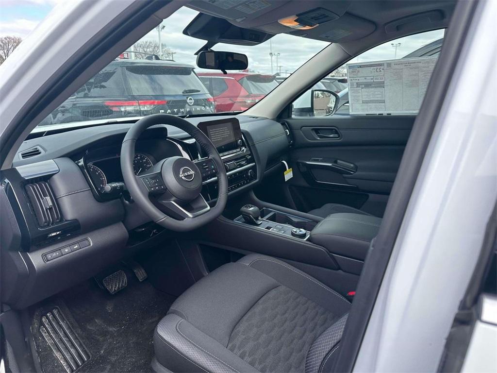 new 2025 Nissan Pathfinder car, priced at $41,570