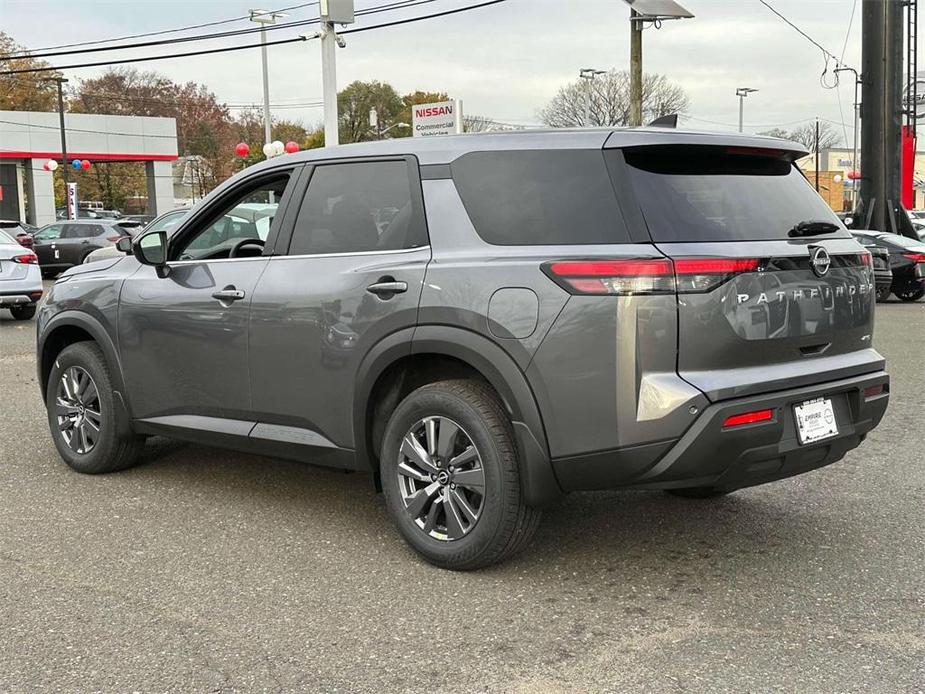 new 2025 Nissan Pathfinder car, priced at $38,534