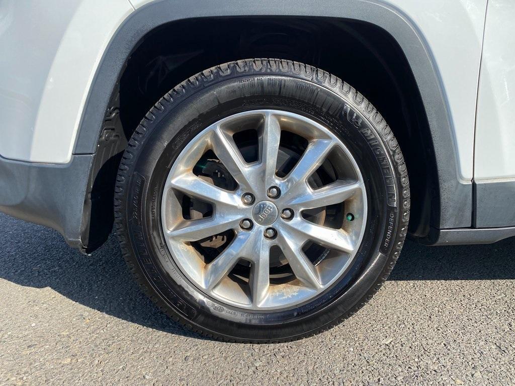 used 2014 Jeep Cherokee car, priced at $13,995