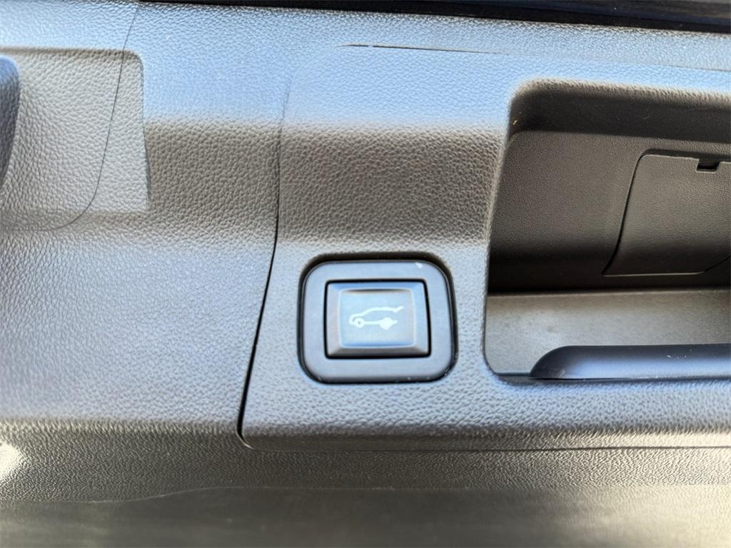 used 2022 GMC Acadia car, priced at $26,888