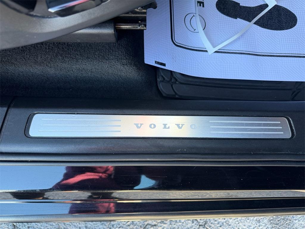 used 2021 Volvo XC90 car, priced at $21,888