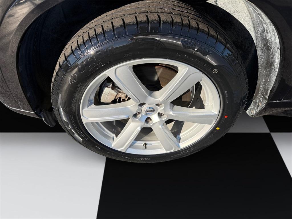 used 2021 Volvo XC90 car, priced at $21,888