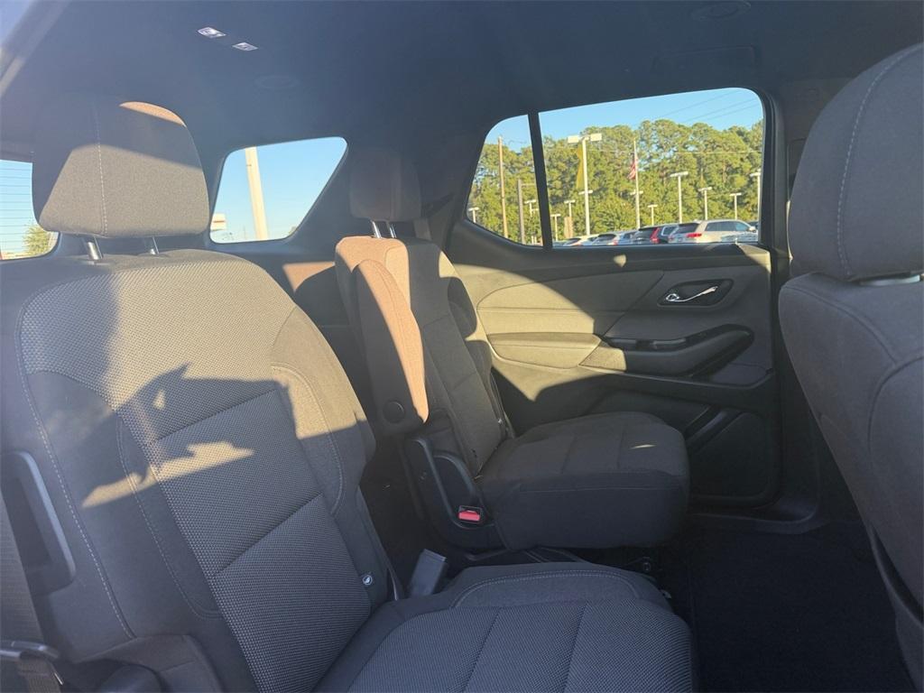used 2023 Chevrolet Traverse car, priced at $30,888