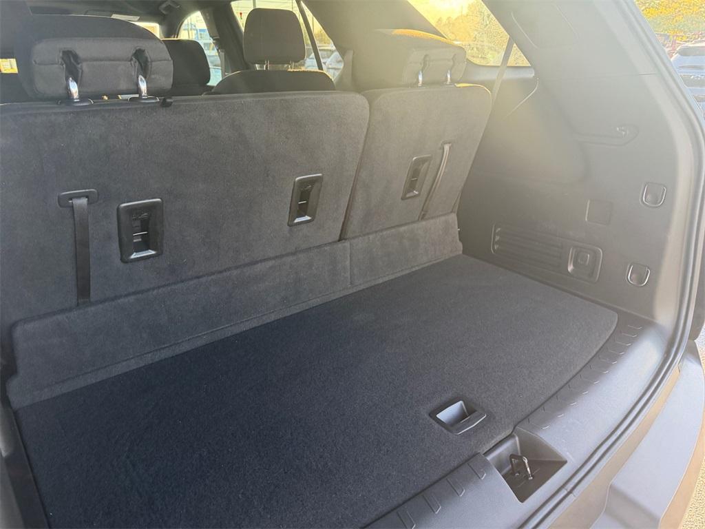 used 2023 Chevrolet Traverse car, priced at $30,888