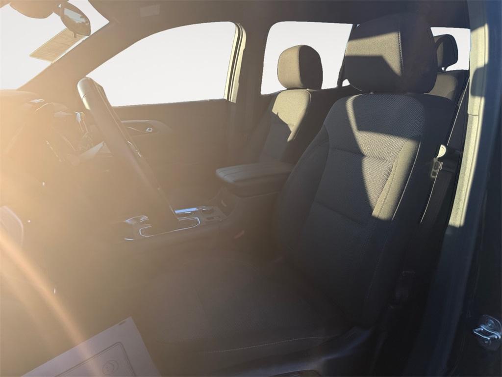 used 2023 Chevrolet Traverse car, priced at $30,888