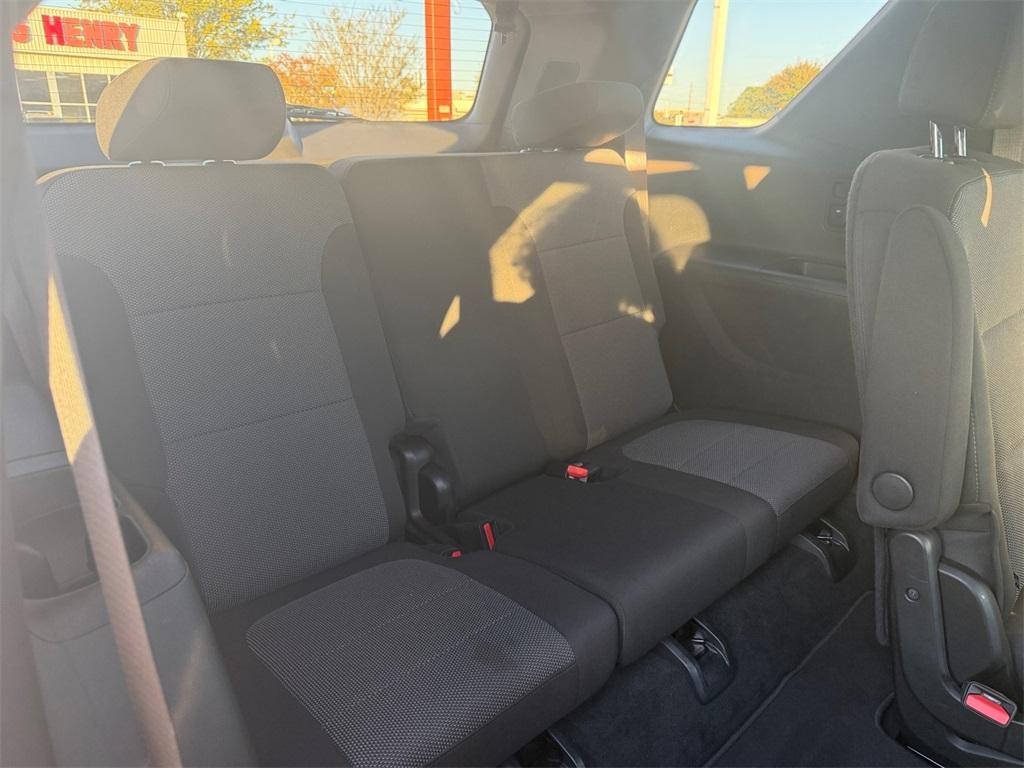 used 2023 Chevrolet Traverse car, priced at $30,888