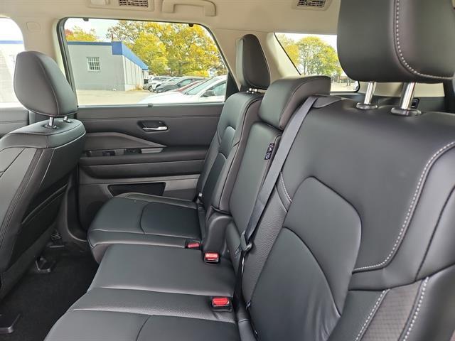 new 2025 Nissan Pathfinder car, priced at $43,852