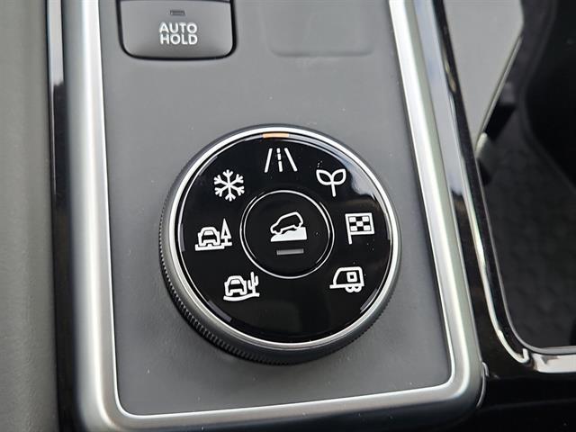 new 2025 Nissan Pathfinder car, priced at $43,852