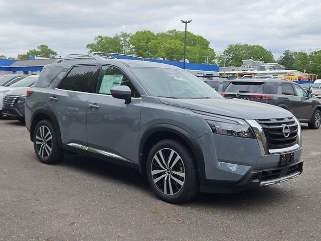 new 2025 Nissan Pathfinder car, priced at $48,365