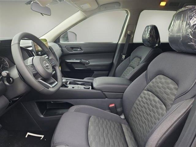 new 2025 Nissan Pathfinder car, priced at $39,898