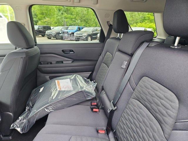 new 2025 Nissan Pathfinder car, priced at $38,798