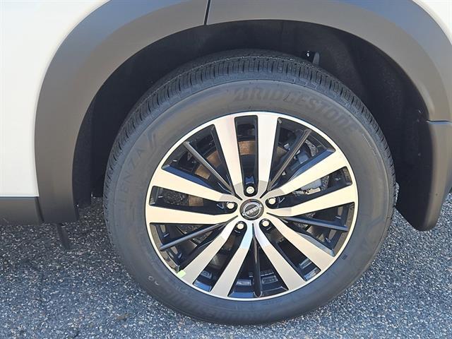 new 2025 Nissan Pathfinder car, priced at $49,831