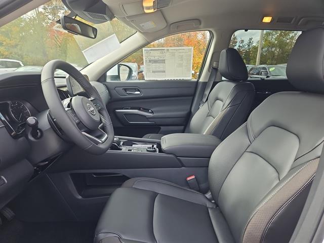 new 2025 Nissan Pathfinder car, priced at $43,400