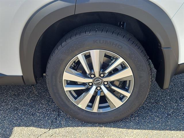 new 2025 Nissan Pathfinder car, priced at $43,818