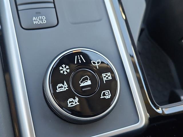 new 2025 Nissan Pathfinder car, priced at $43,818