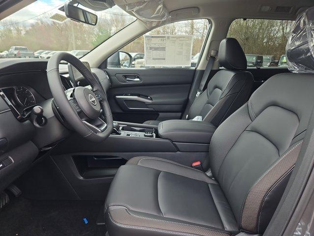 new 2025 Nissan Pathfinder car, priced at $40,929