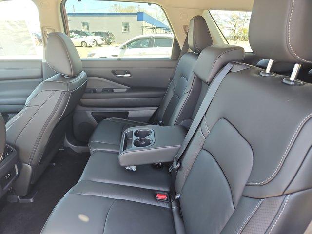 new 2025 Nissan Pathfinder car, priced at $41,383