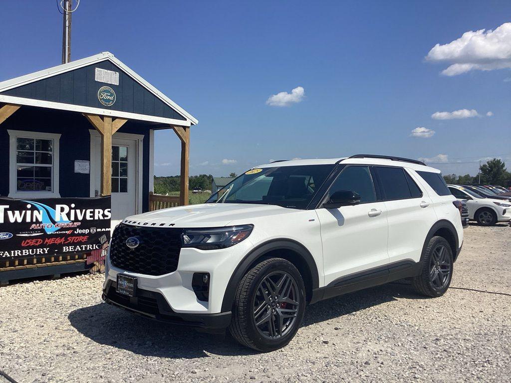 new 2025 Ford Explorer car, priced at $51,423
